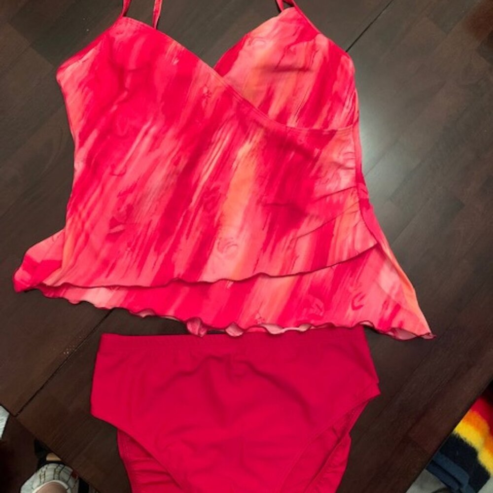 *HP* VERY PRETTY VINTAGE PINK TWO PIECE SWIMSUIT